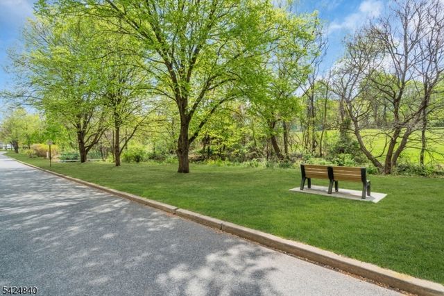 11 Cindy Ct, Lebanon Boro, NJ 08833