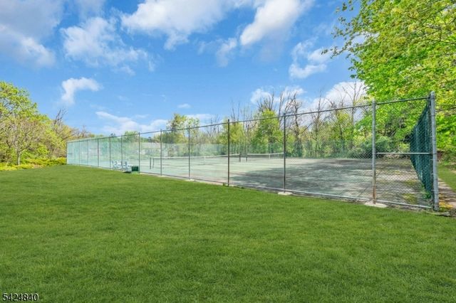 11 Cindy Ct, Lebanon Boro, NJ 08833