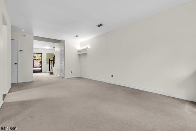 11 Cindy Ct, Lebanon Boro, NJ 08833