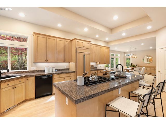 17454 BROOKHURST Ct, Lake Oswego, OR 97034