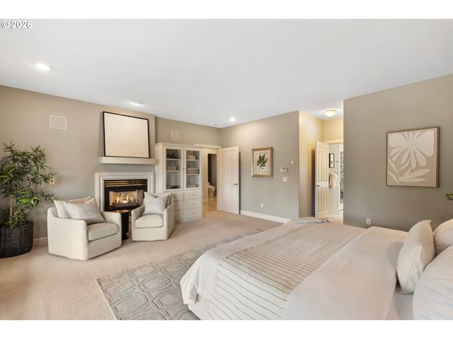 17454 BROOKHURST Ct, Lake Oswego, OR 97034