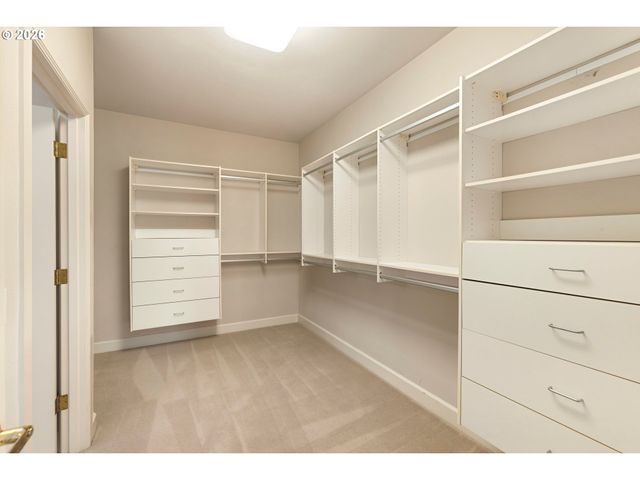 17454 BROOKHURST Ct, Lake Oswego, OR 97034