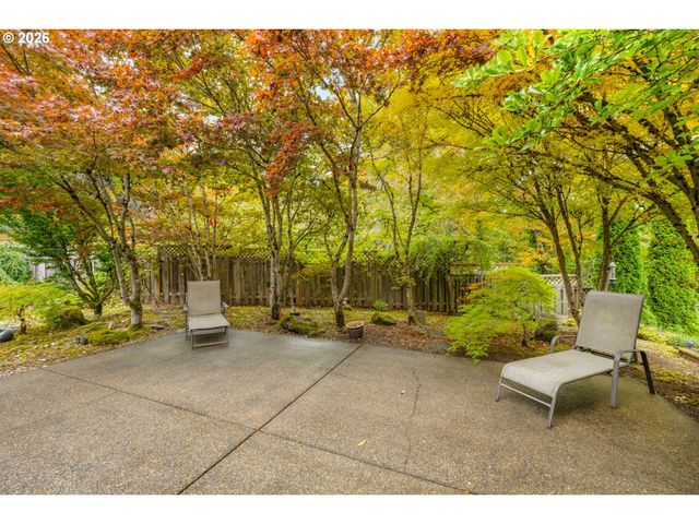 17454 BROOKHURST Ct, Lake Oswego, OR 97034