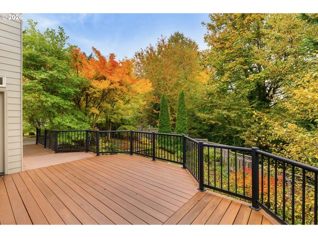 17454 BROOKHURST Ct, Lake Oswego, OR 97034