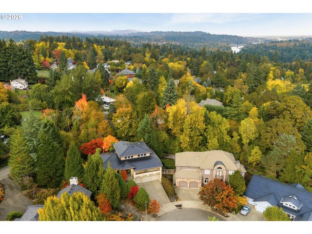 17454 BROOKHURST Ct, Lake Oswego, OR 97034