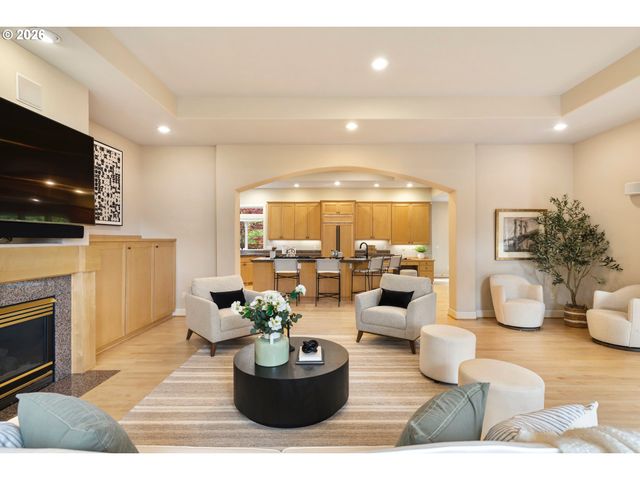 17454 BROOKHURST Ct, Lake Oswego, OR 97034