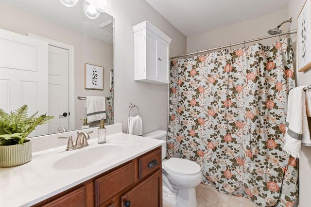 260 Liberty Heights Drive, Chaska, MN 55318