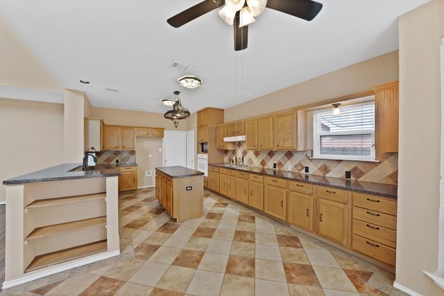 2513 Pecan Meadow Drive, Garland, TX 75040