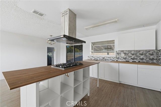 8912 S Fir, Los Angeles, CA 90002