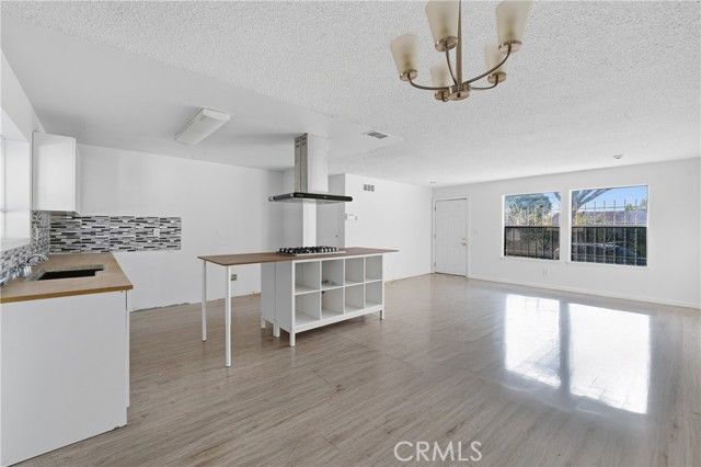 8912 S Fir, Los Angeles, CA 90002