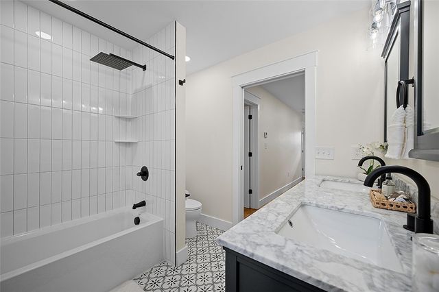 928 Washington Ave, Oakmont, PA 15139