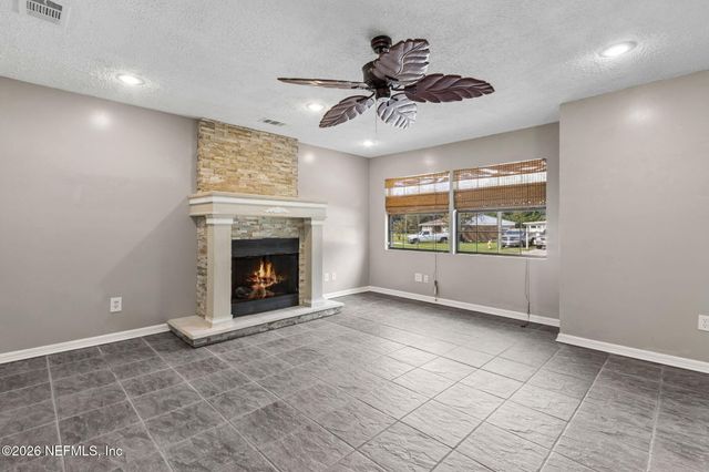 10919 KEY VEGA Drive, Jacksonville, FL 32218