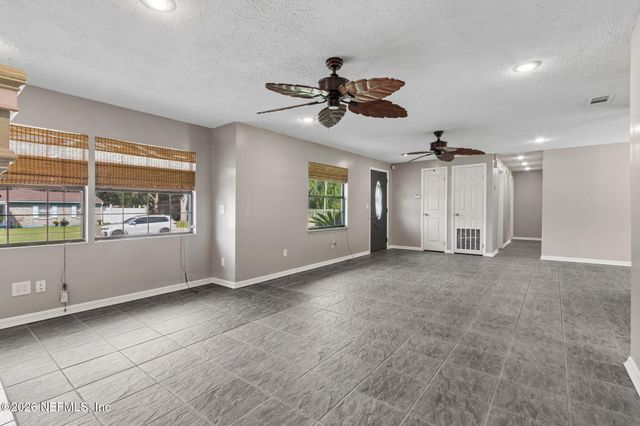 10919 KEY VEGA Drive, Jacksonville, FL 32218