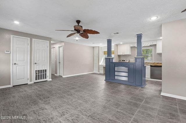 10919 KEY VEGA Drive, Jacksonville, FL 32218