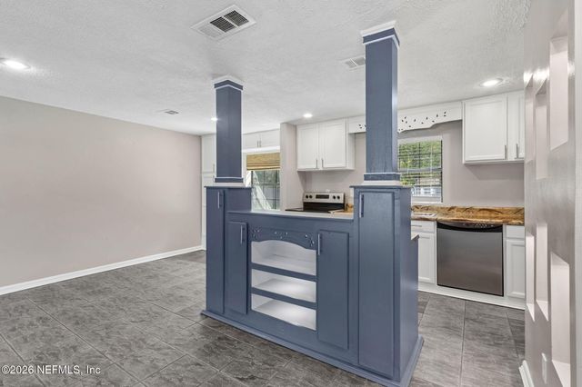 10919 KEY VEGA Drive, Jacksonville, FL 32218