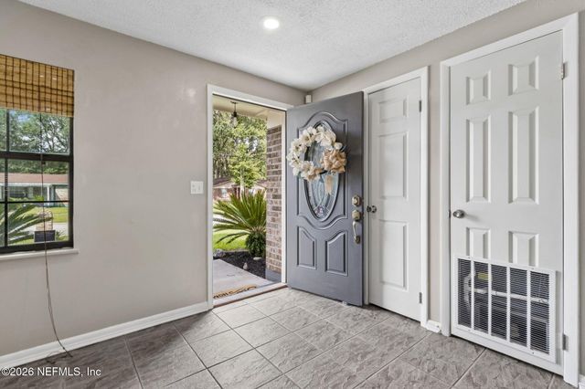 10919 KEY VEGA Drive, Jacksonville, FL 32218