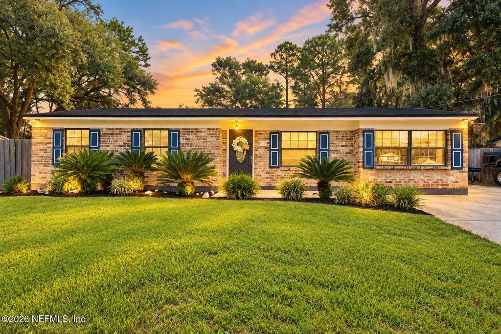10919 KEY VEGA Drive, Jacksonville, FL 32218