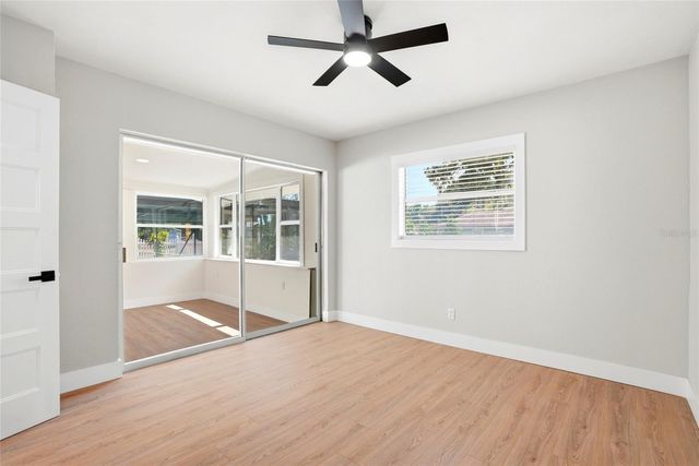 695 41ST STREET N, St Petersburg, FL 33713