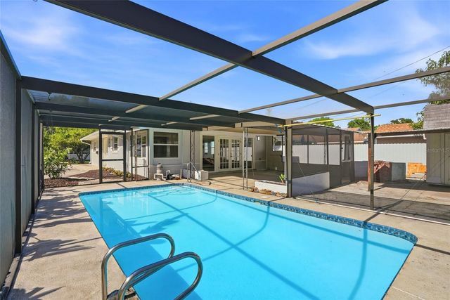 695 41ST STREET N, St Petersburg, FL 33713