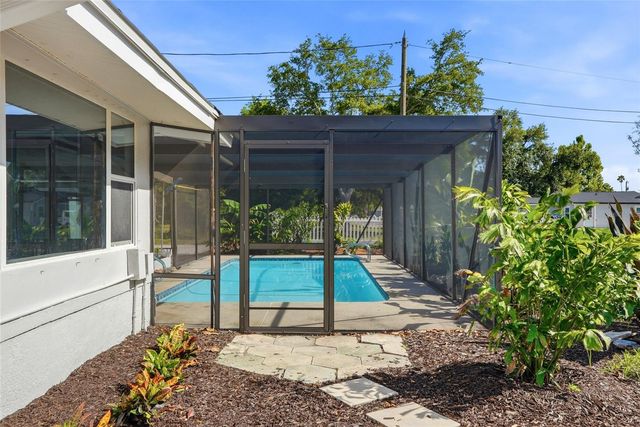 695 41ST STREET N, St Petersburg, FL 33713