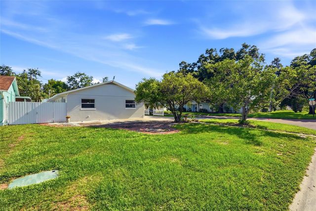 695 41ST STREET N, St Petersburg, FL 33713