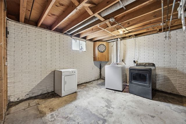 4700 Wenig Road NE, Cedar Rapids, IA 52402