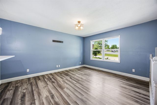 4700 Wenig Road NE, Cedar Rapids, IA 52402