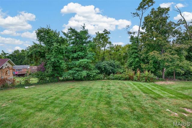 231 Renaldo Drive, Chesterfield, MO 63017