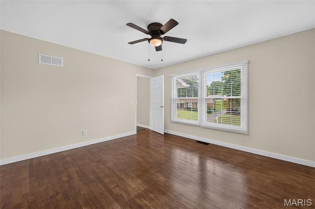 231 Renaldo Drive, Chesterfield, MO 63017