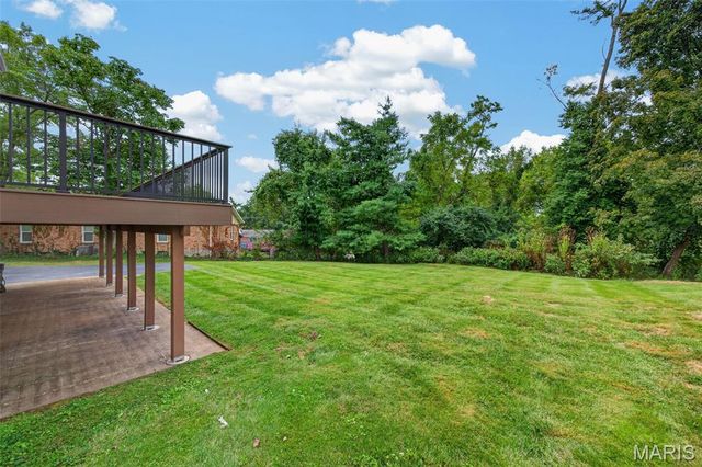 231 Renaldo Drive, Chesterfield, MO 63017