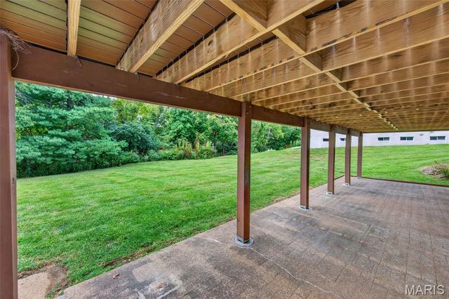 231 Renaldo Drive, Chesterfield, MO 63017