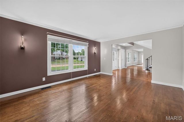 231 Renaldo Drive, Chesterfield, MO 63017