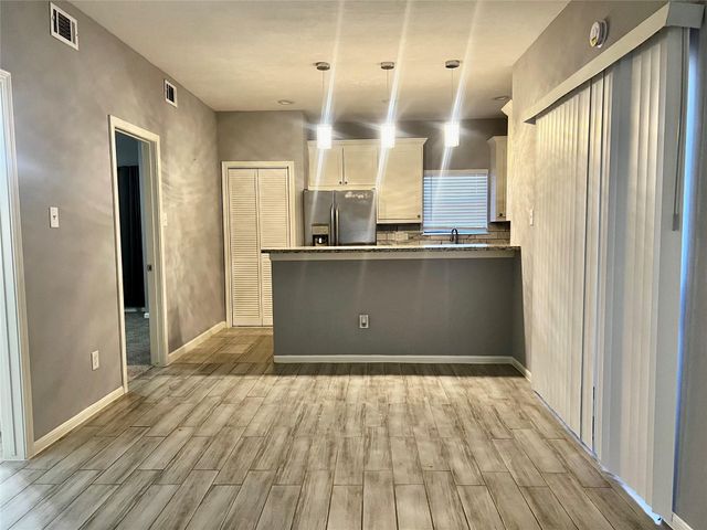 3100 Walnut Bend Lane 123, Houston, TX 77042