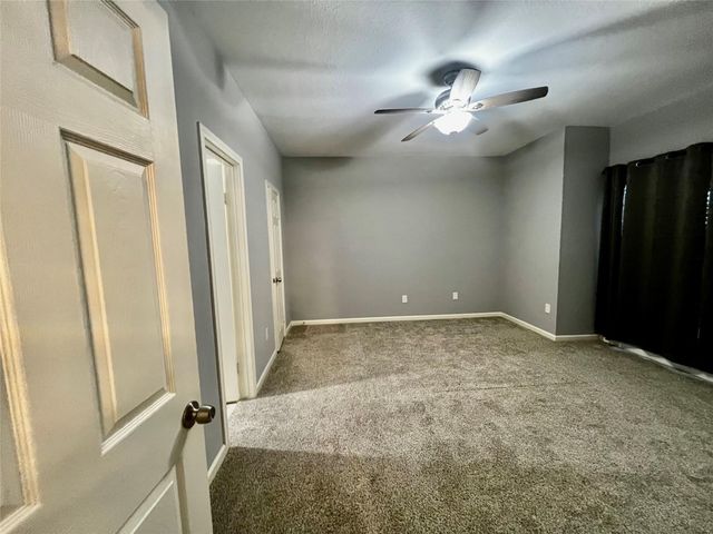 3100 Walnut Bend Lane 123, Houston, TX 77042