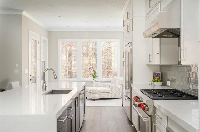 4518 Collins Avenue, Atlanta, GA 30342