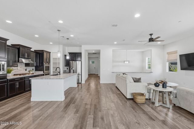 11844 W LONE TREE Trail, Peoria, AZ 85383