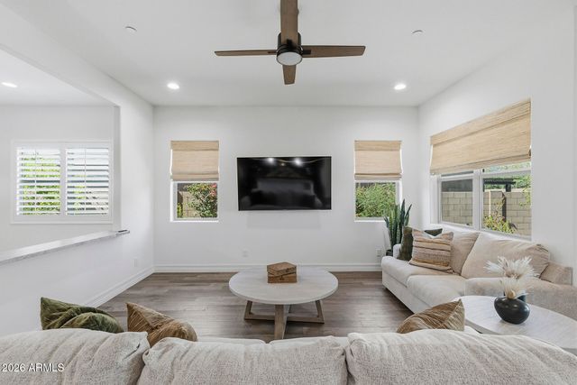 11844 W LONE TREE Trail, Peoria, AZ 85383