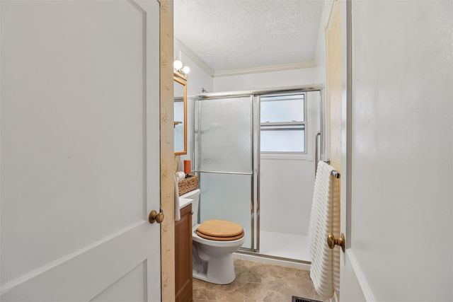 105 E Wall Avenue, Des Moines, IA 50315