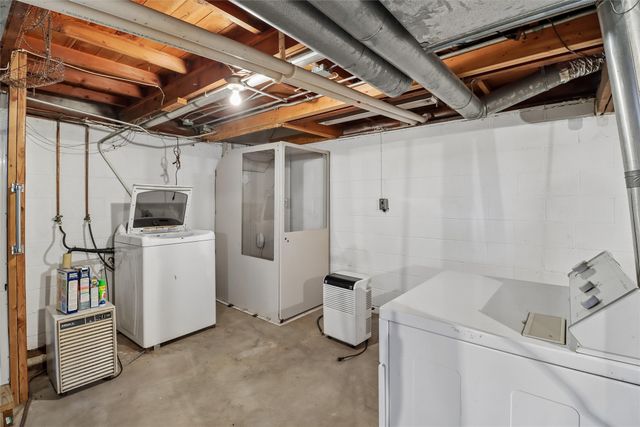 105 E Wall Avenue, Des Moines, IA 50315