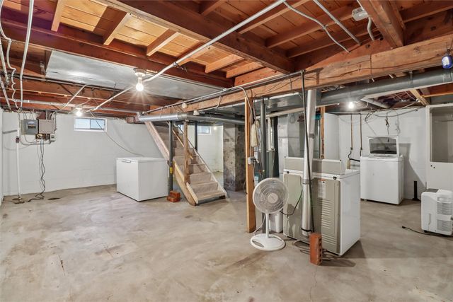 105 E Wall Avenue, Des Moines, IA 50315