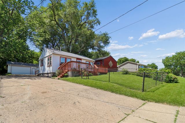 105 E Wall Avenue, Des Moines, IA 50315