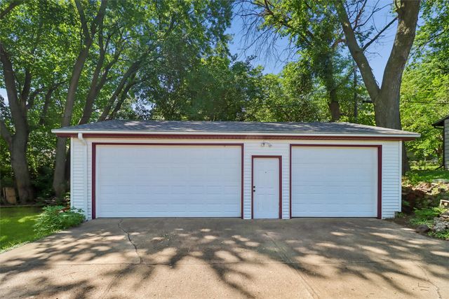 105 E Wall Avenue, Des Moines, IA 50315