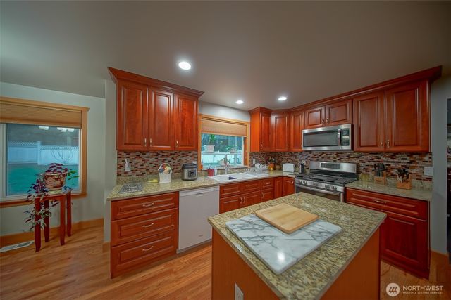 3705 30th Avenue Ct NW, Gig Harbor, WA 98335