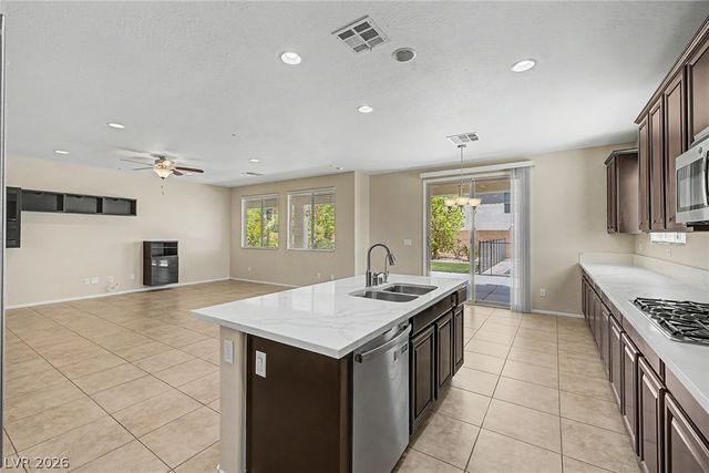 10104 Amana Oaks Avenue, Las Vegas, NV 89166