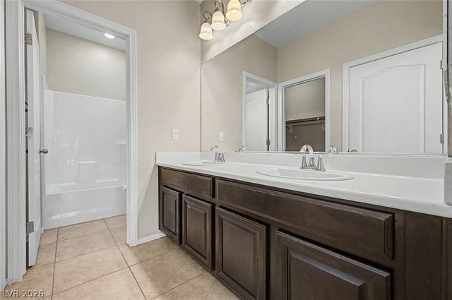 10104 Amana Oaks Avenue, Las Vegas, NV 89166