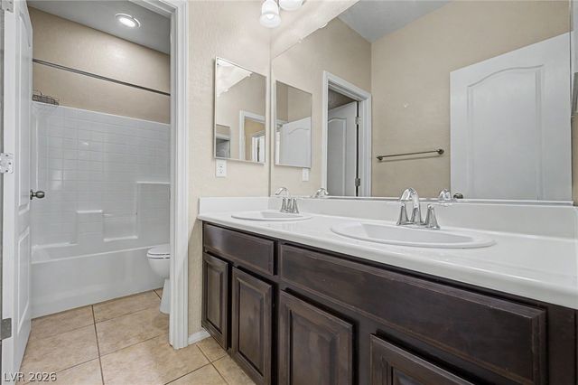 10104 Amana Oaks Avenue, Las Vegas, NV 89166