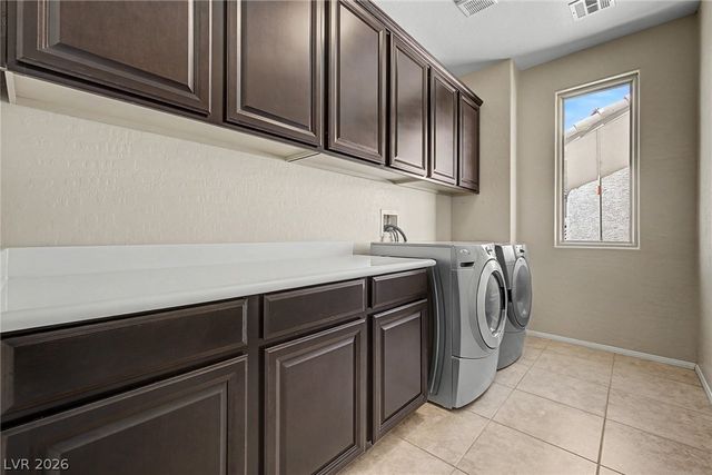 10104 Amana Oaks Avenue, Las Vegas, NV 89166