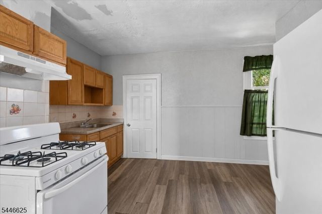 69 N 3Rd St, Paterson City, NJ 07522