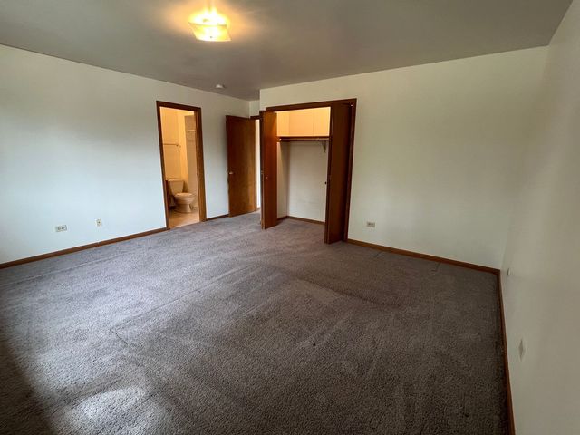 8659 Meade Avenue 2S, Burbank, IL 60459