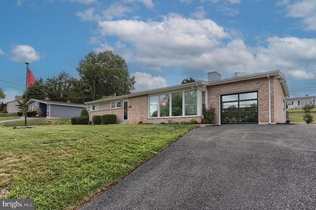 510 E WINDING HILL RD, Mechanicsburg, PA 17055